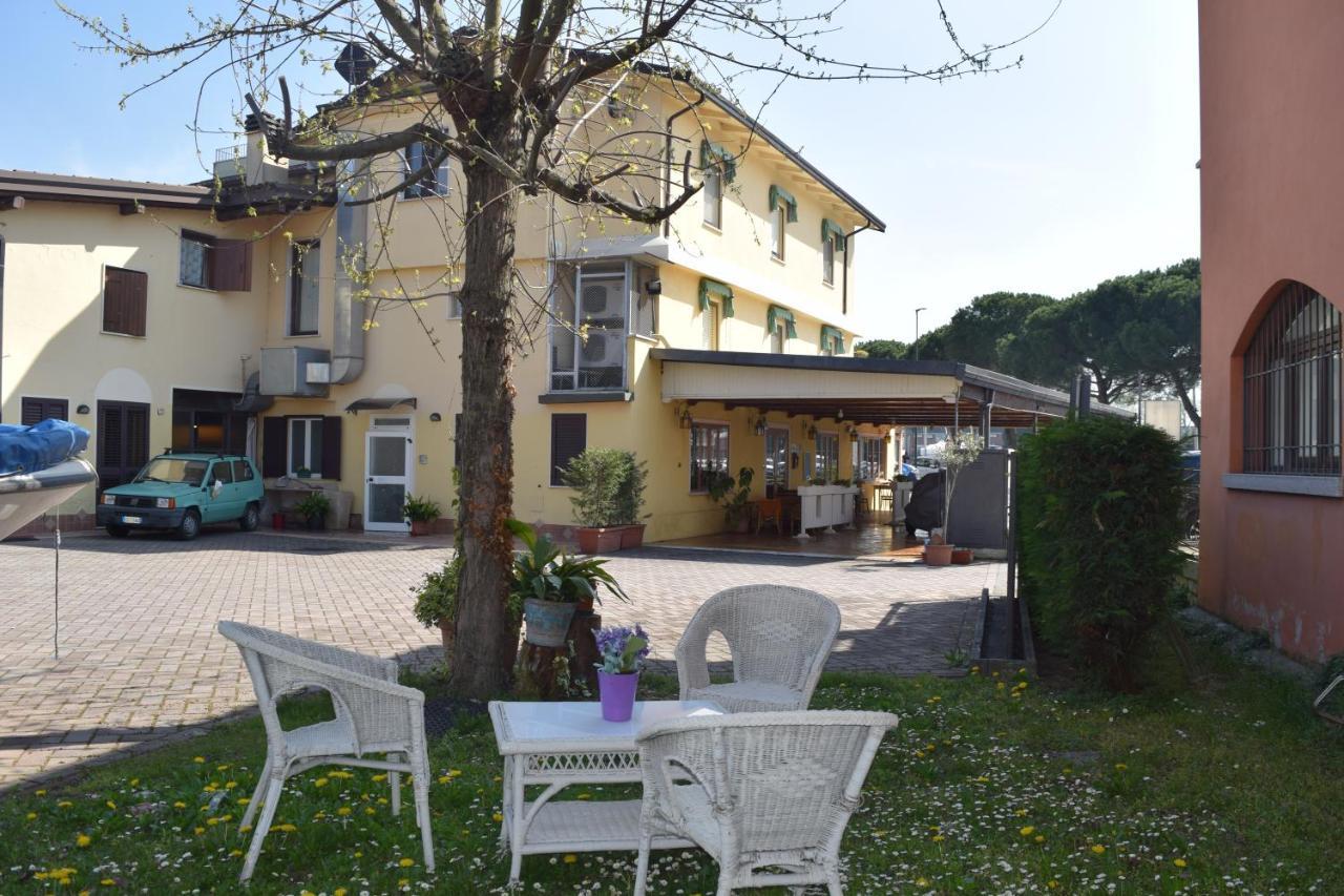 Albergo Trattoria Fioravante Peschiera del Garda Extérieur photo