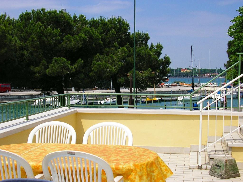 Albergo Trattoria Fioravante Peschiera del Garda Extérieur photo